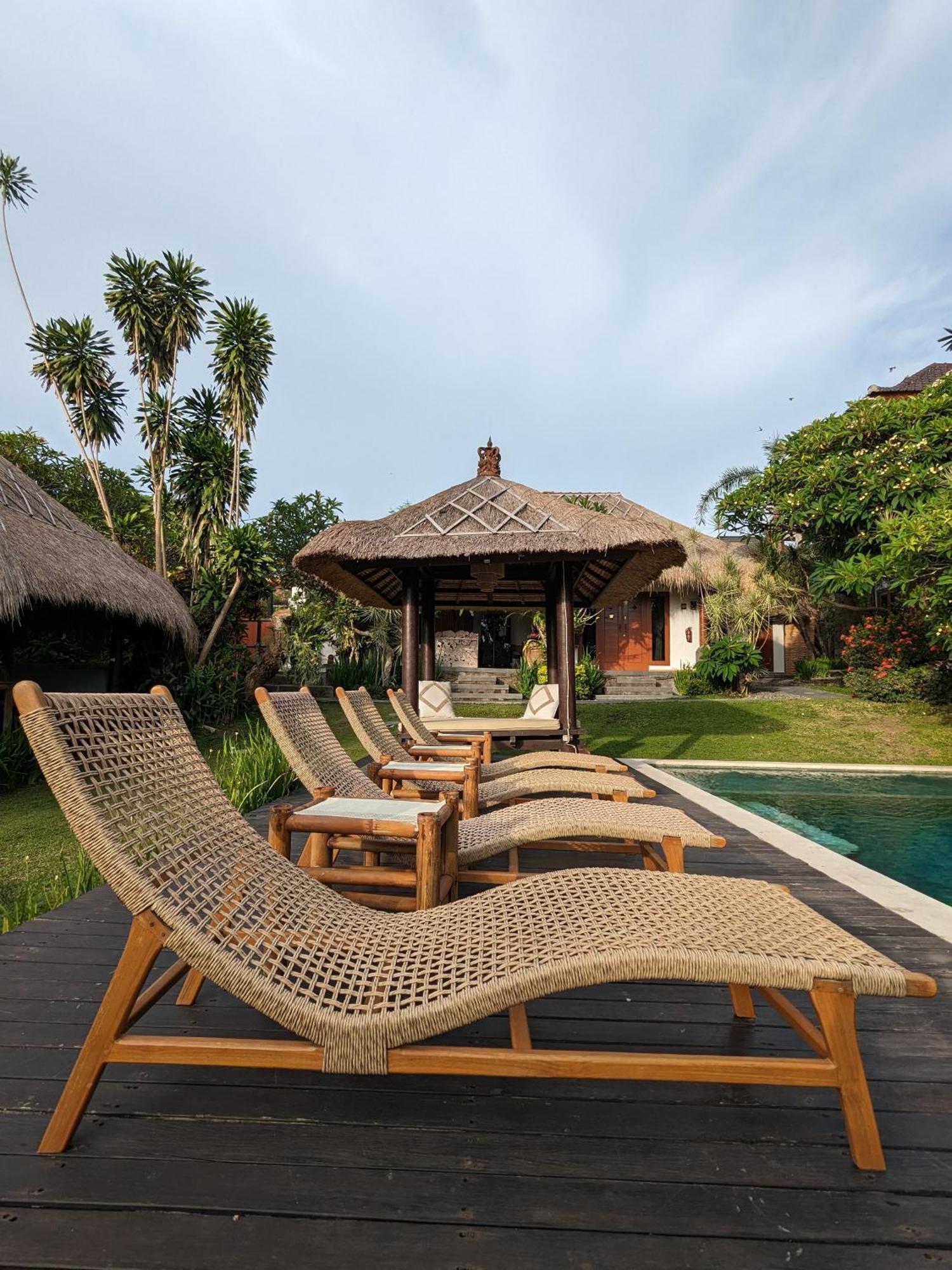 Villa Kamayana, Peaceful & Quiet 6br With Huge Pool And Tropical Garden