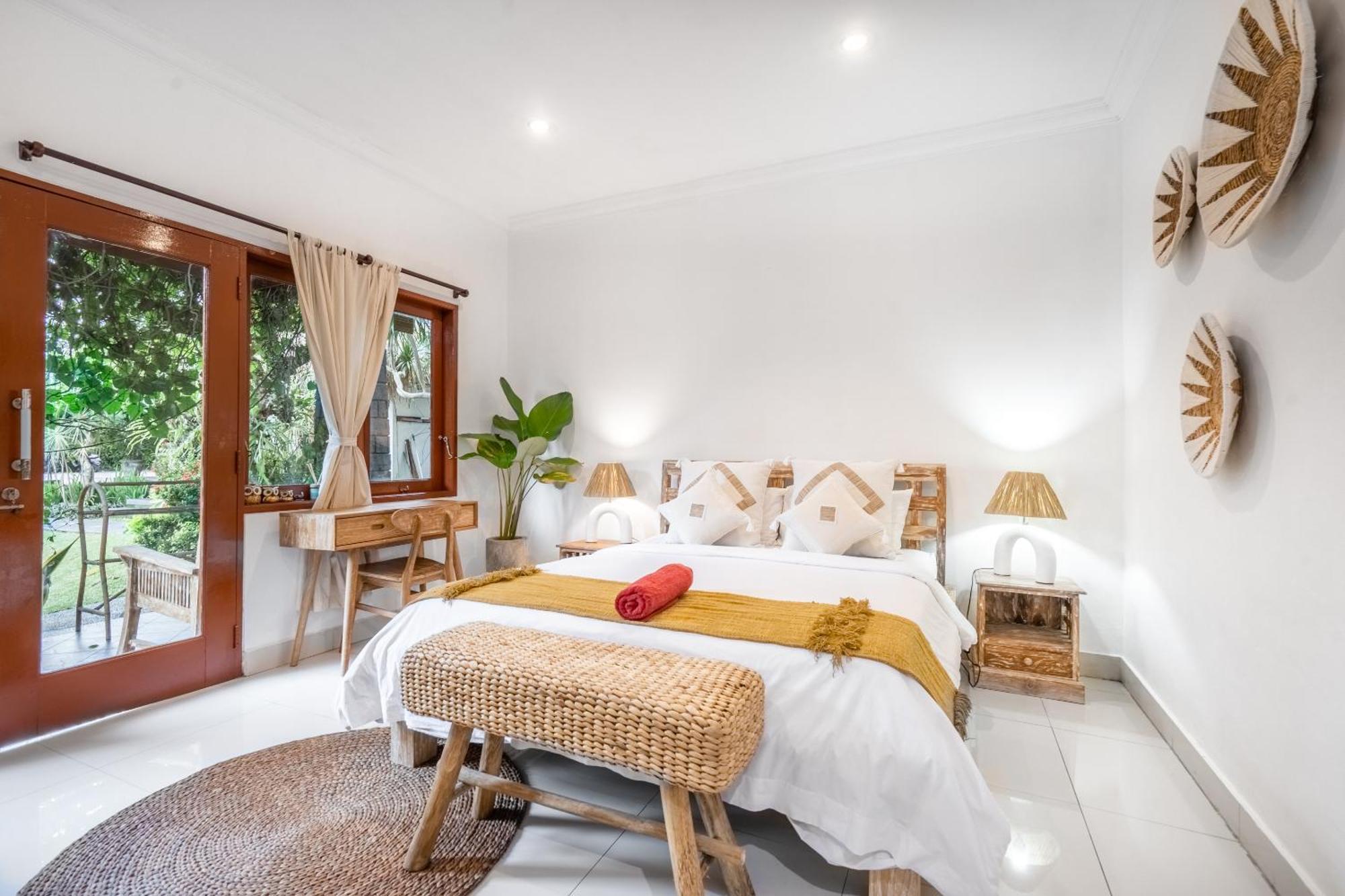 Villa Kamayana, Peaceful & Quiet 6br With Huge Pool And Tropical Garden *
