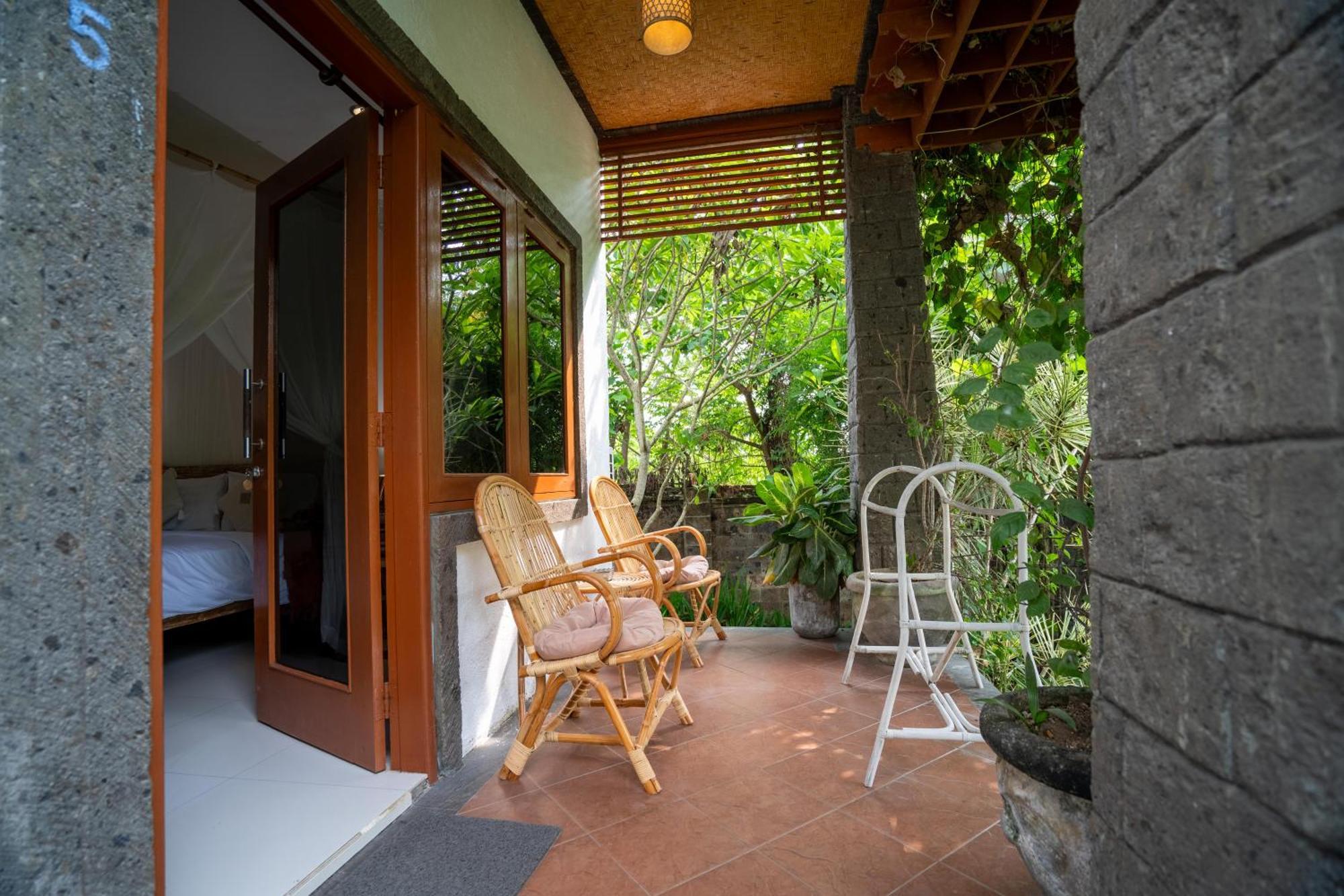 Kamayana, Peaceful & Quiet 6br With Huge Pool And Tropical Garden Villa *
