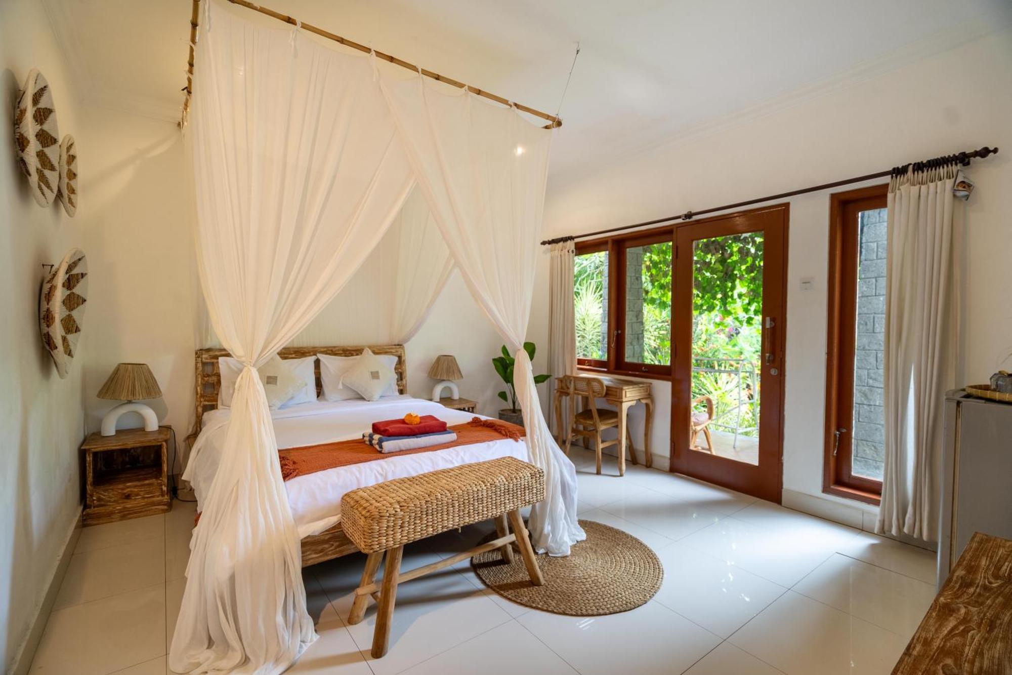Kamayana, Peaceful & Quiet 6br With Huge Pool And Tropical Garden *