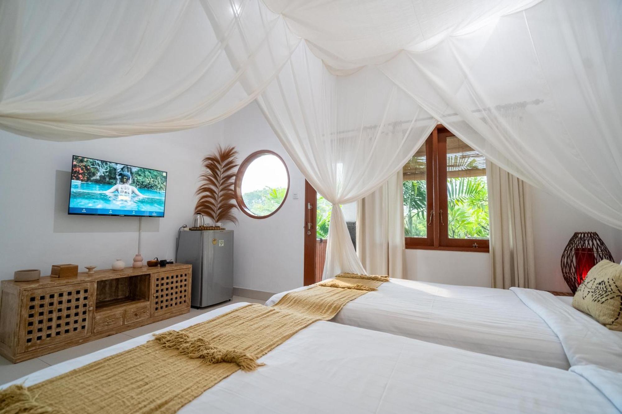 Kamayana, Peaceful & Quiet 6br With Huge Pool And Tropical Garden Villa *